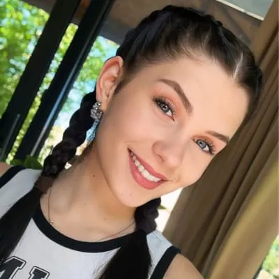 Asya Elfie🧚Just 19